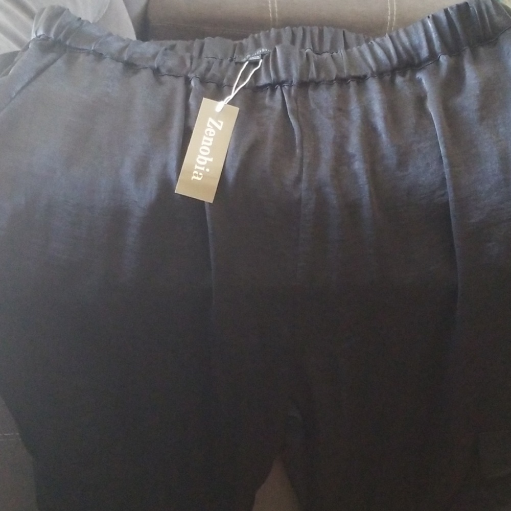 Satin jogger pant 3xl fits like 2xl